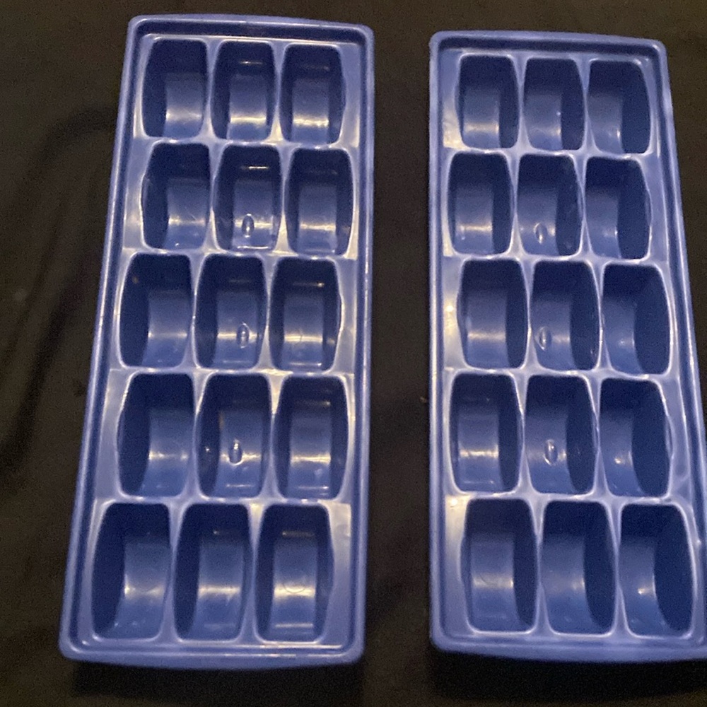 Two ice trays two blue ice trays